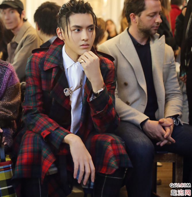 吴亦凡超酷时尚潮男穿搭 男孩子如何穿搭时尚帅气